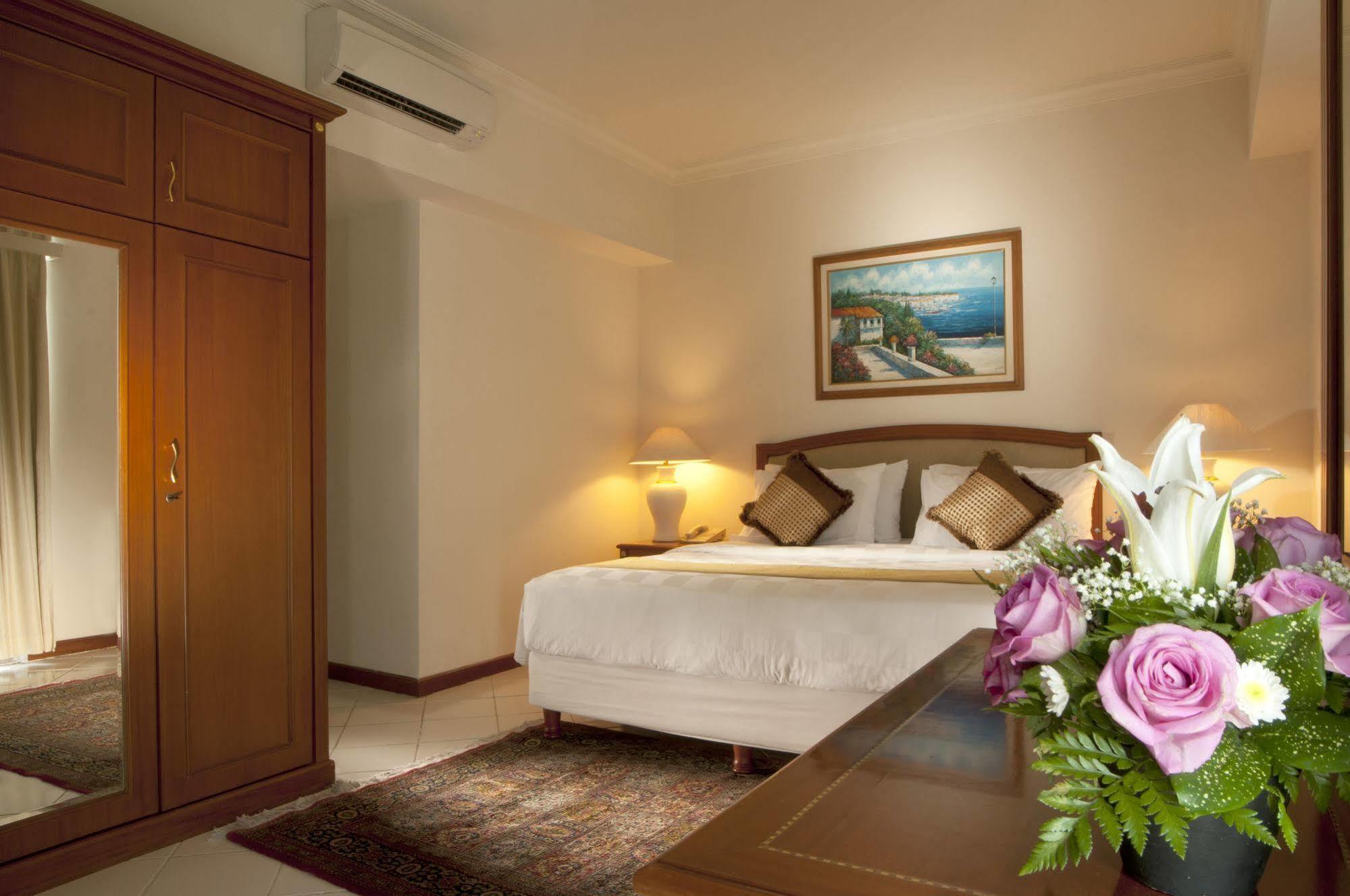 The Residences At Puri Casablanca Jakarta Exterior foto